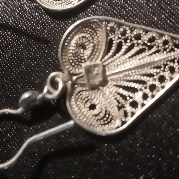Elegant Sterling Silver 925 Filigree Heart Dangle Earrings Well Made. - Picture 4 of 6